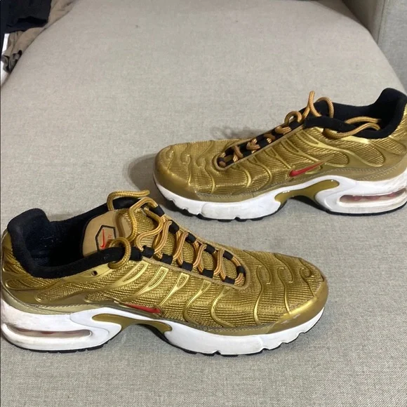 Nike Air Max Plus TN BG Metallic Gold Red Reflective AR0259-700 Youth US Size 7Y - Picture 4 of 12